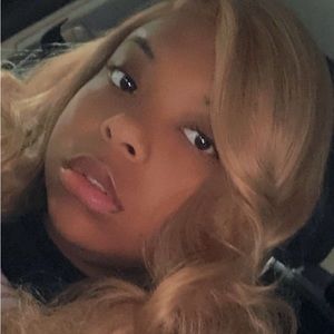 Meet your Posher, Briana